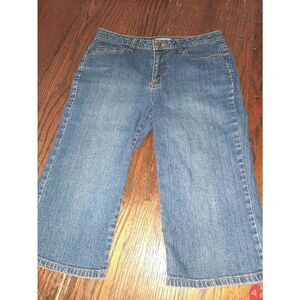 Size 4 St Johns Bay Stretch Denim Blue Jean Mid Rise Capri Pedal Pushers Skimmer
